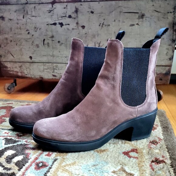 ECCO Zurich Browk Suede Chelsea Boots, size 40 (9) - Picture 2 of 3